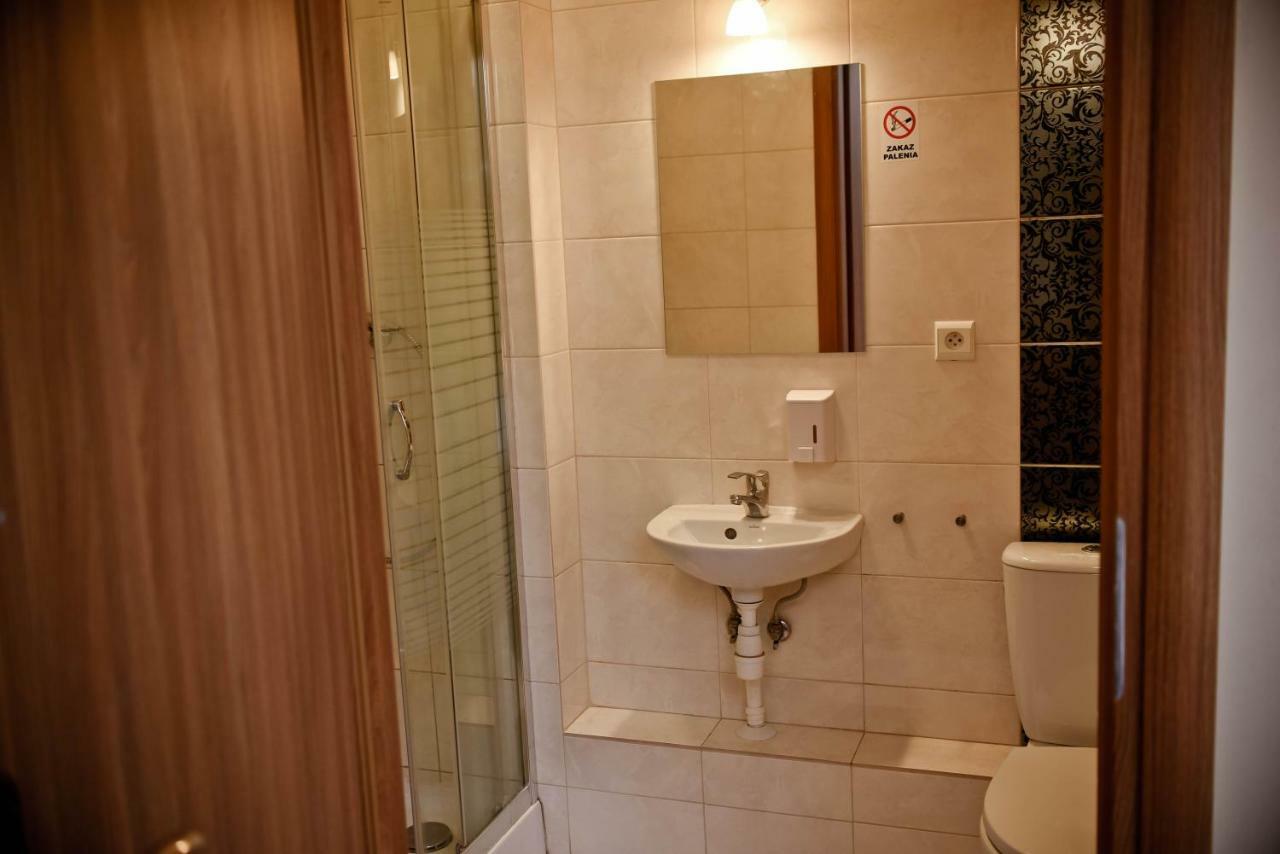 Kolumny 217- Tanie Noclegi Pracownicze, Parking Bezplatny Homestay *