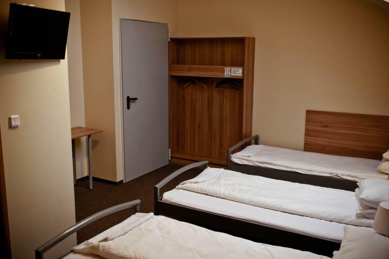 Kolumny 217- Tanie Noclegi Pracownicze, Parking Bezplatny *