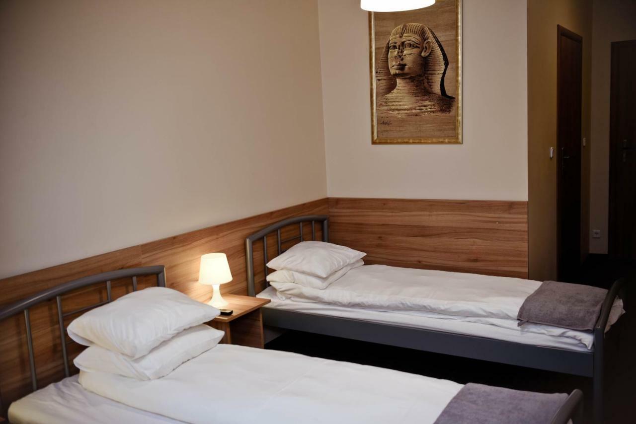 Kolumny 217- Tanie Noclegi Pracownicze, Parking Bezplatny Homestay Lodz (Lodz)