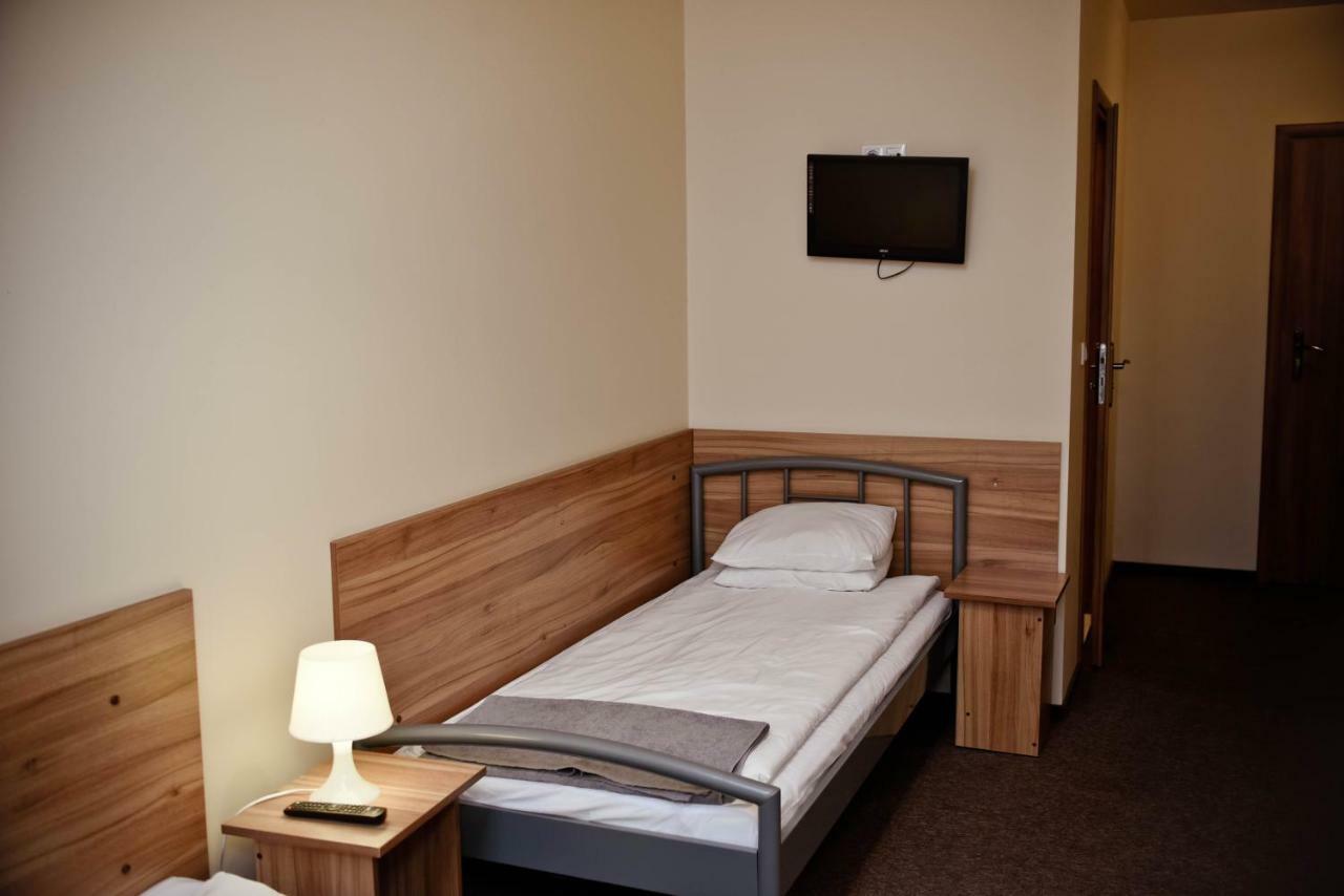 Kolumny 217- Tanie Noclegi Pracownicze, Parking Bezplatny Lodz (Lodz)